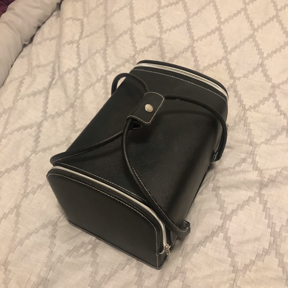 Makeup - Picture 2 of 5